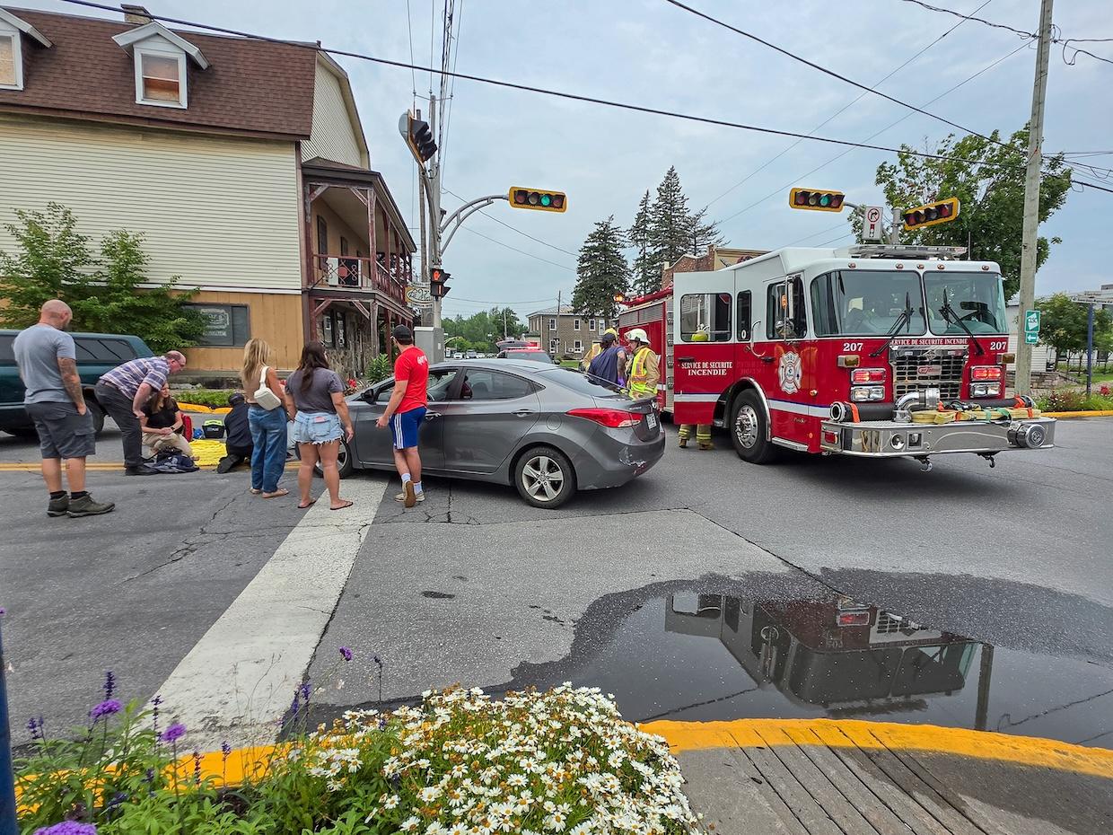 Pedestrian struck by car in Rigaud intersection